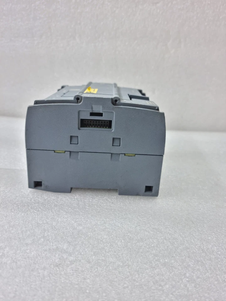 SIEMENS 6ES7 214-1AG40-0XB0 S7-1200 CPU 1214C DC/DC/DC (Error Blink as Video)